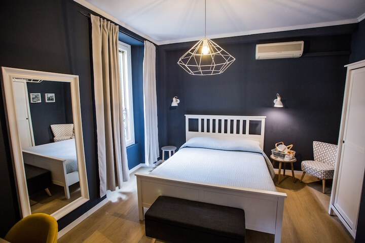 Room 5 of 42