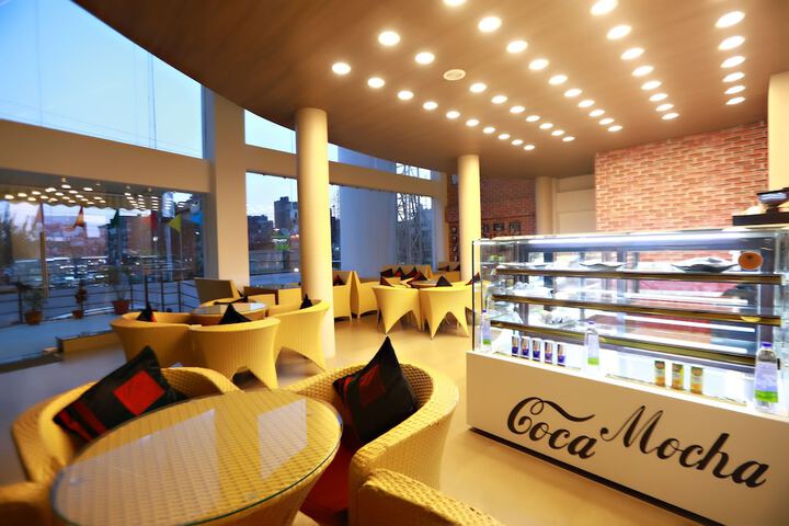 Lounge 58 of 67