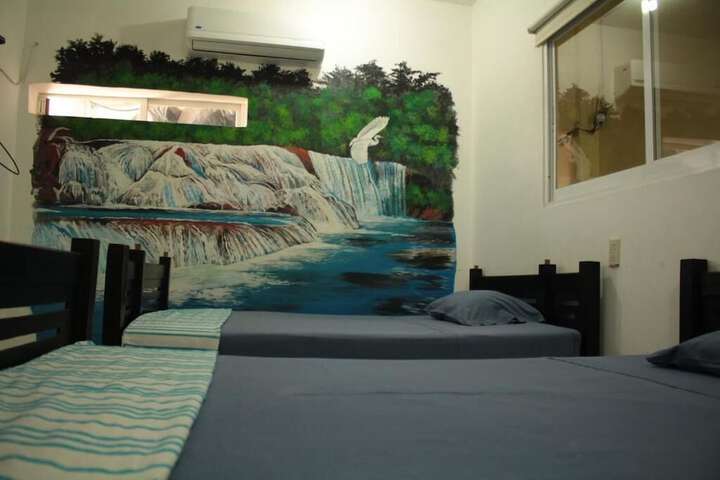 Room 7 of 18