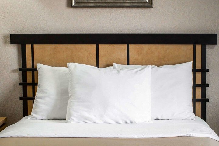 2 Double Beds (2 of 10)