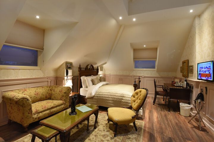 Room 21 of 42