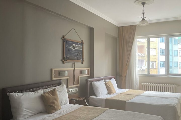 Room 9 of 22
