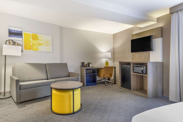 1 King Bed Suite (22 of 22)