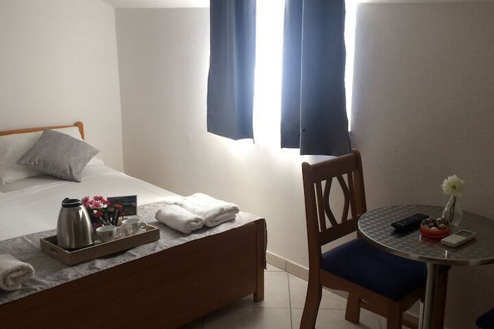 Room 16 of 65
