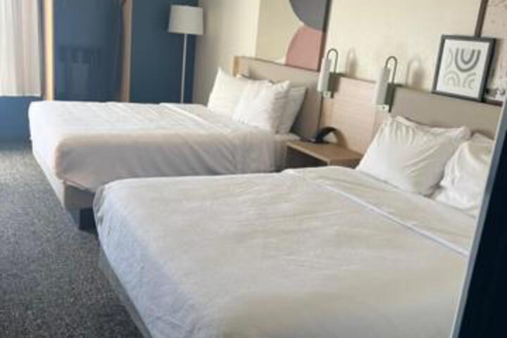 2 Queen Beds (7 of 7)