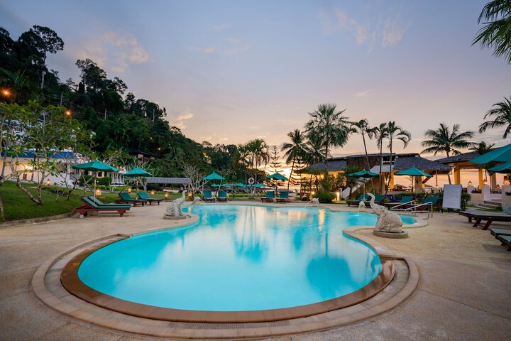 Pool Hotel