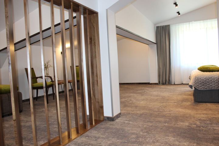 Room 9 of 46