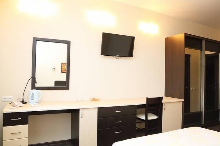 Room 15 of 36