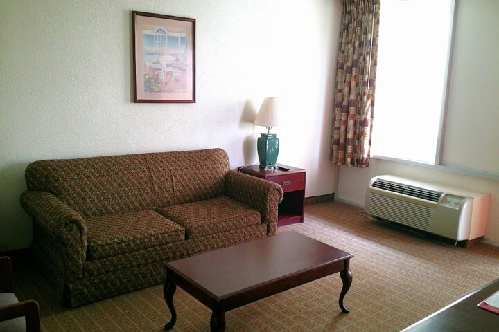 1 King Bed (7 of 25)