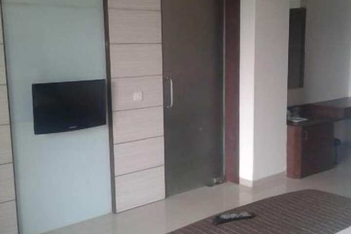 Room 4 of 57