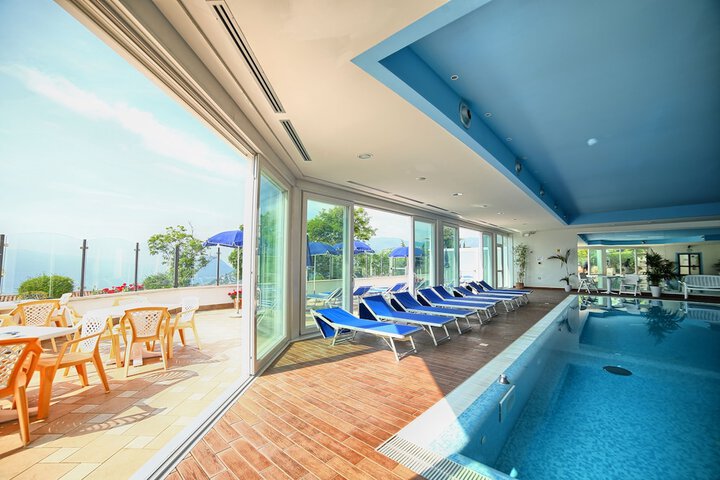 Pool Hotel