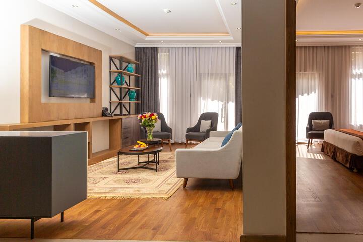 Room 8 of 70