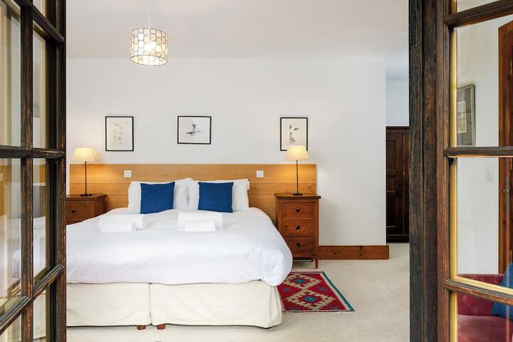 Room 47 of 79