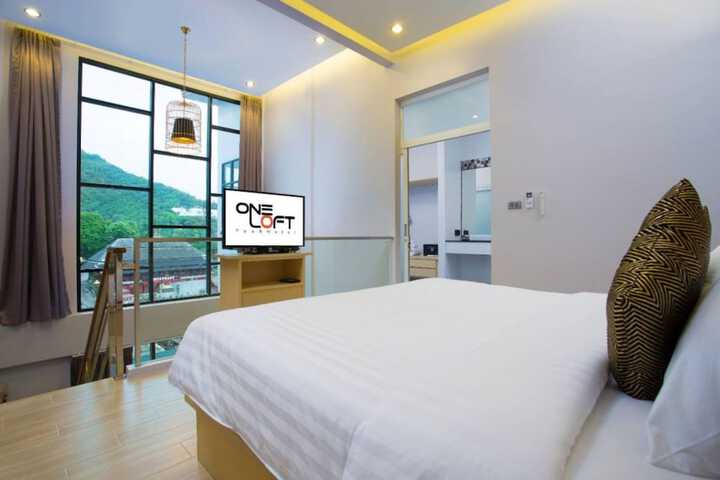 Room 10 of 82