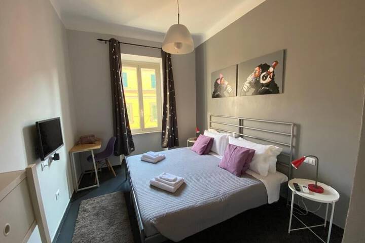 Room 3 of 32
