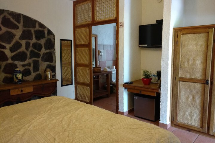 Room 6 of 28