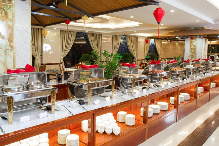 Dining 120 of 137