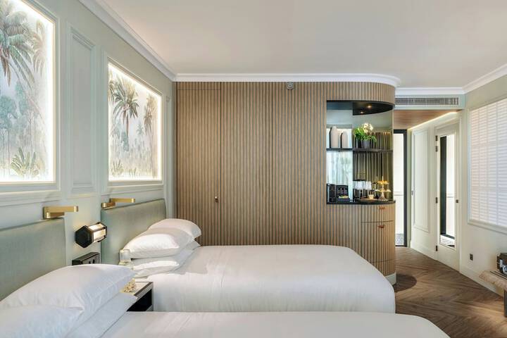 Room 22 of 48