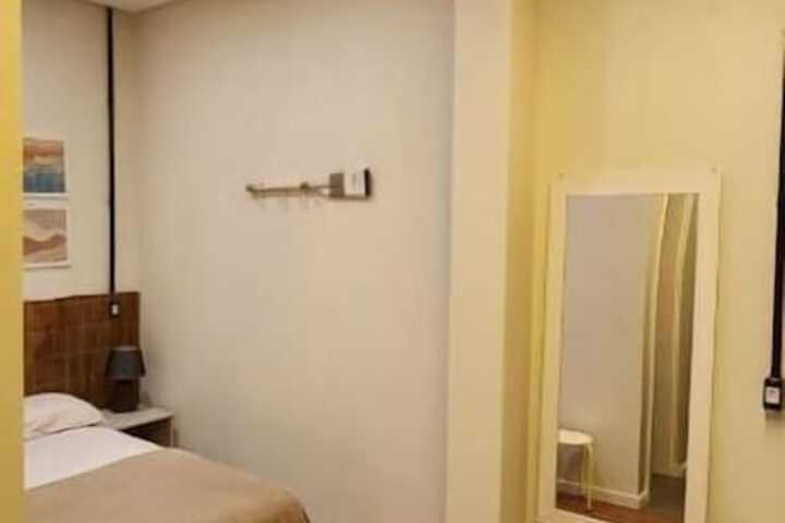 Room 13 of 44