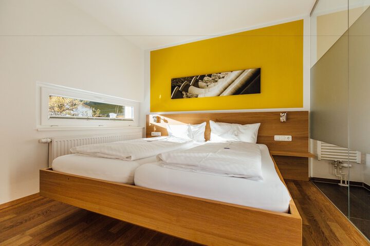 Room 13 of 86