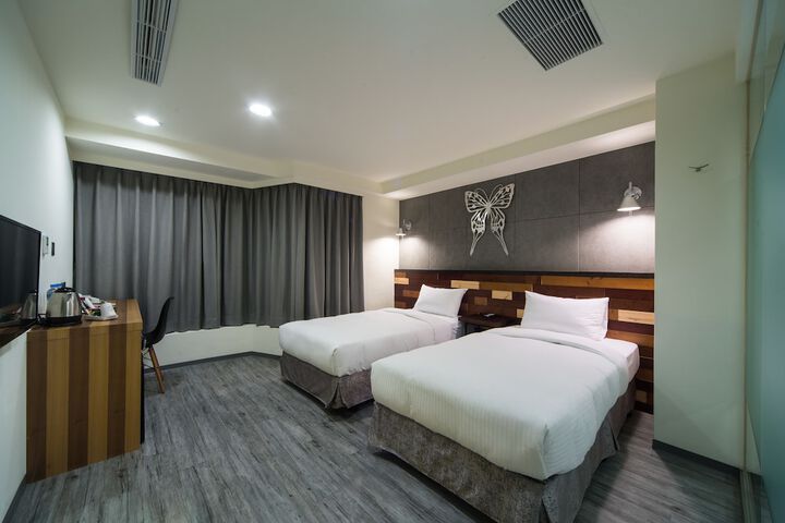 Room 18 of 42