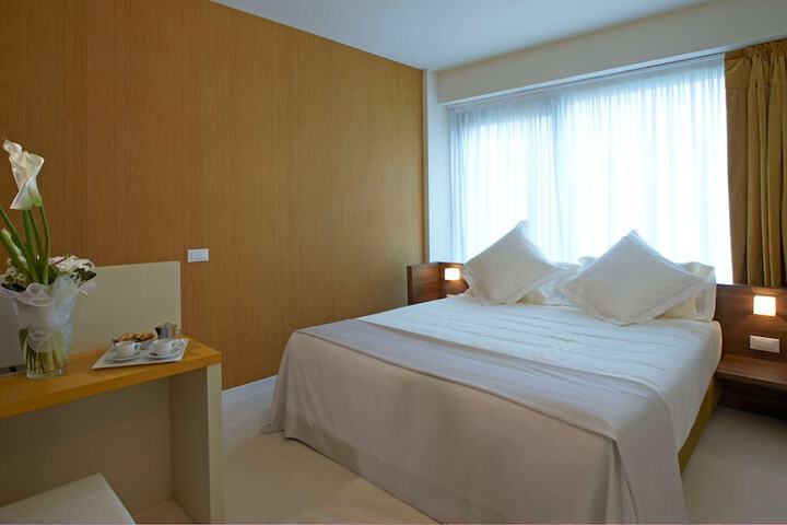 Room 25 of 139