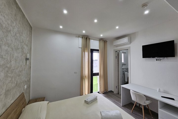 Room 45 of 66