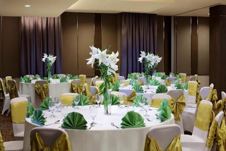 Ballroom/Hall 35 of 42
