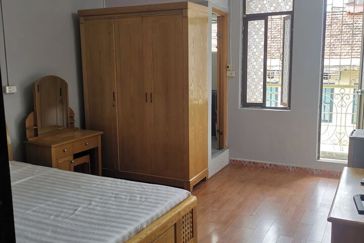 Room 9 of 15