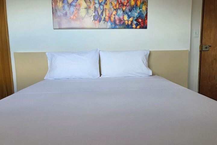 Room 3 of 44