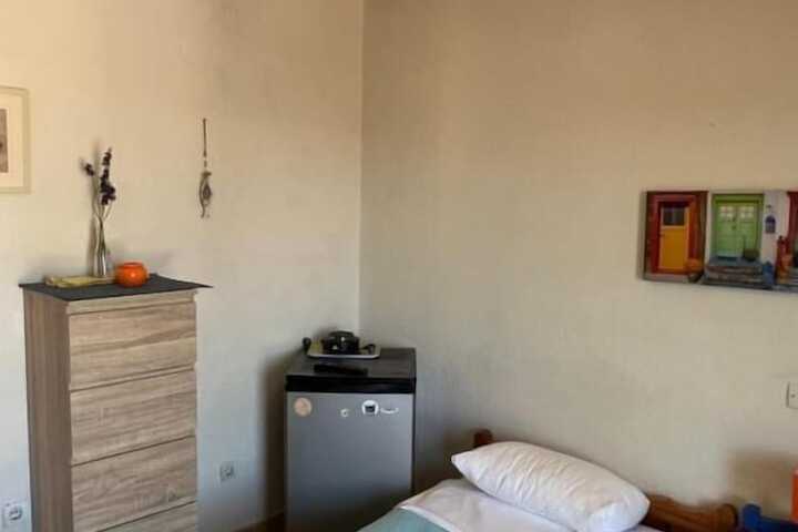 Room 17 of 85