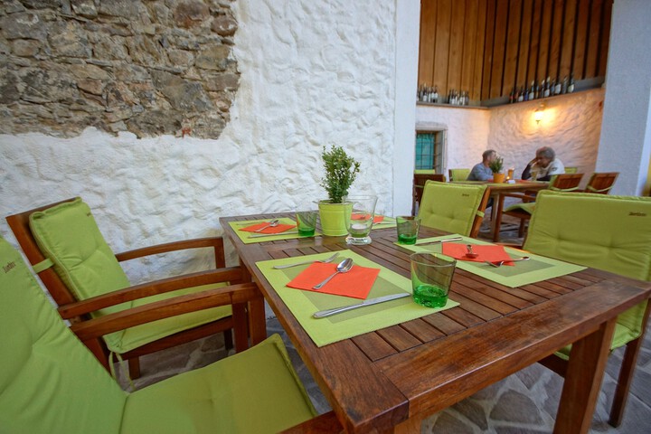 Dining 68 of 79