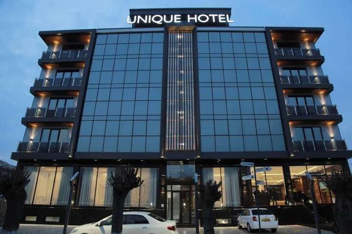 UNIQUE Airport Hotel