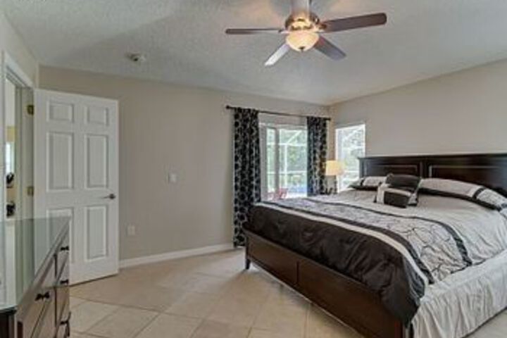 Room 5 of 19