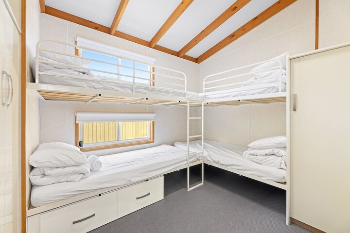 Room 9 of 154