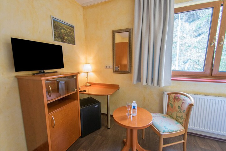 Room 42 of 82
