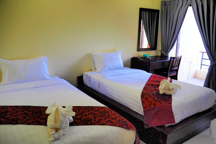 Room 12 of 99