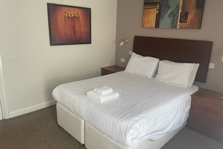 Room 2 of 34