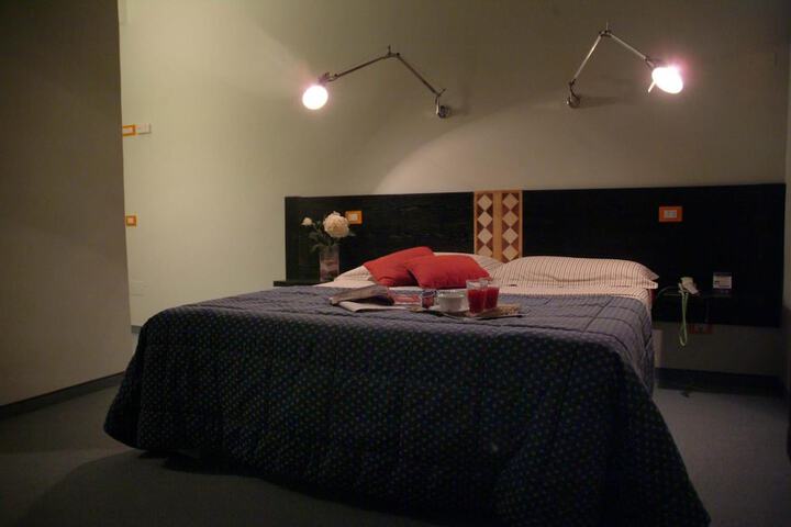 Room 21 of 42