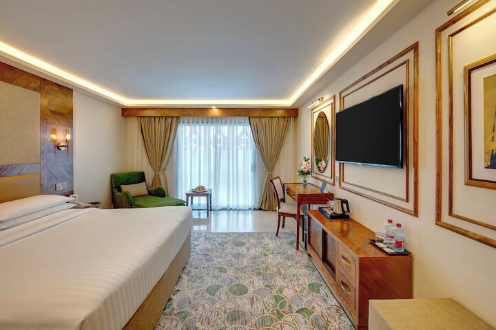 Room 18 of 77