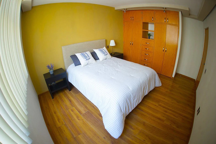 Room 7 of 9