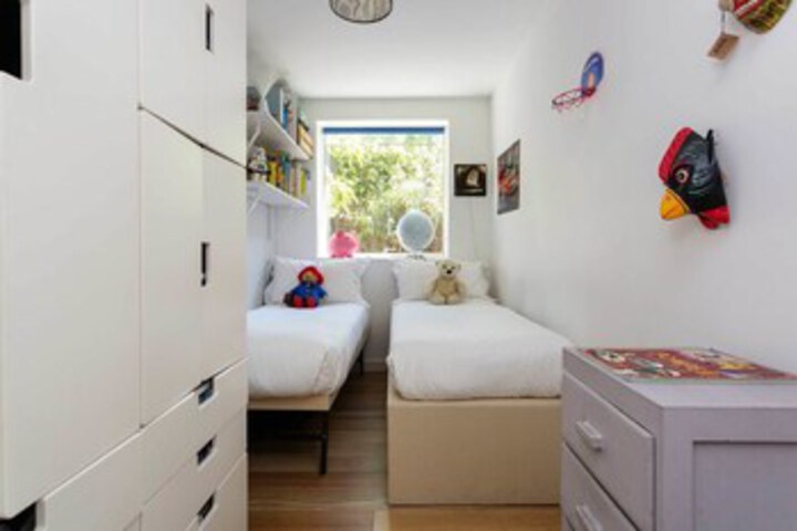 Room 13 of 19