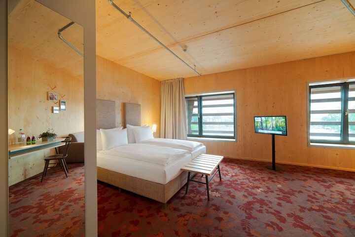 Room 10 of 37