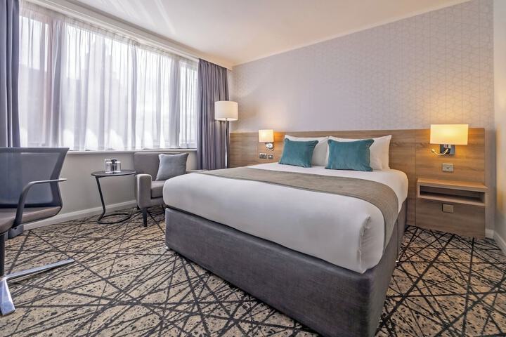 Room 21 of 151