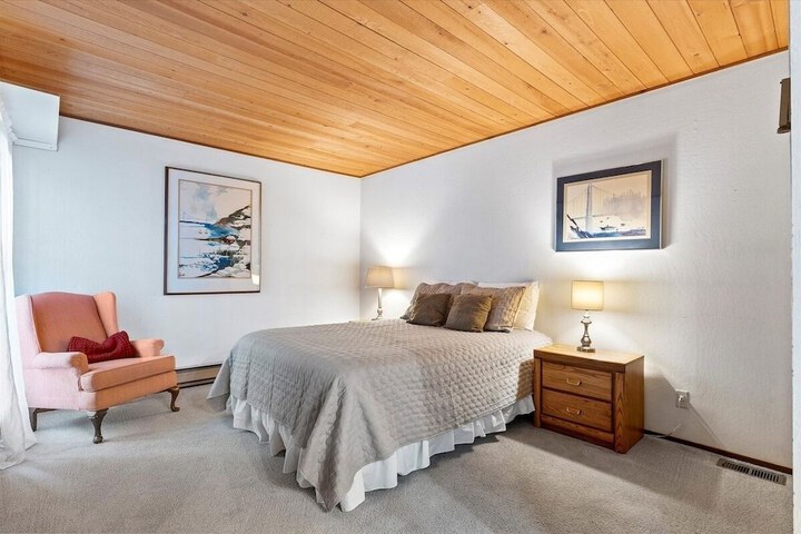 Room 2 of 41
