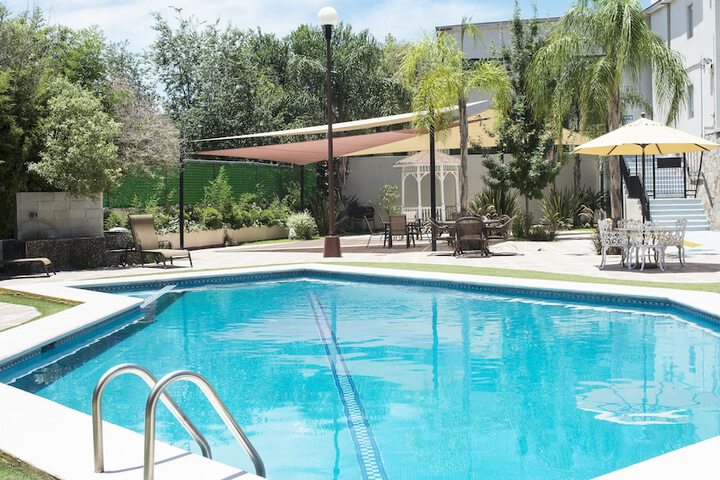 Pools & Facilities