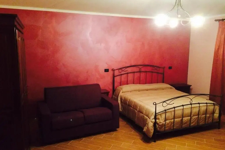 Room 2 of 9