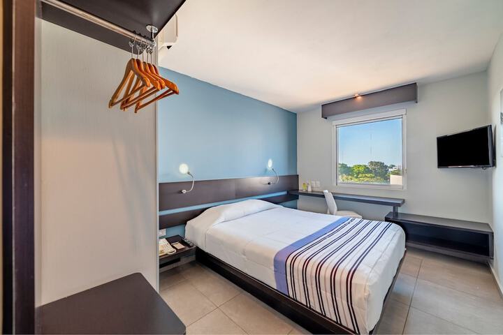Room 7 of 48
