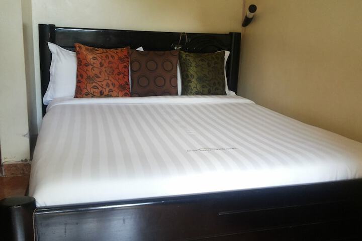 Room 14 of 50