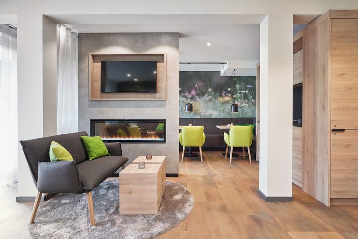Guest Lobby